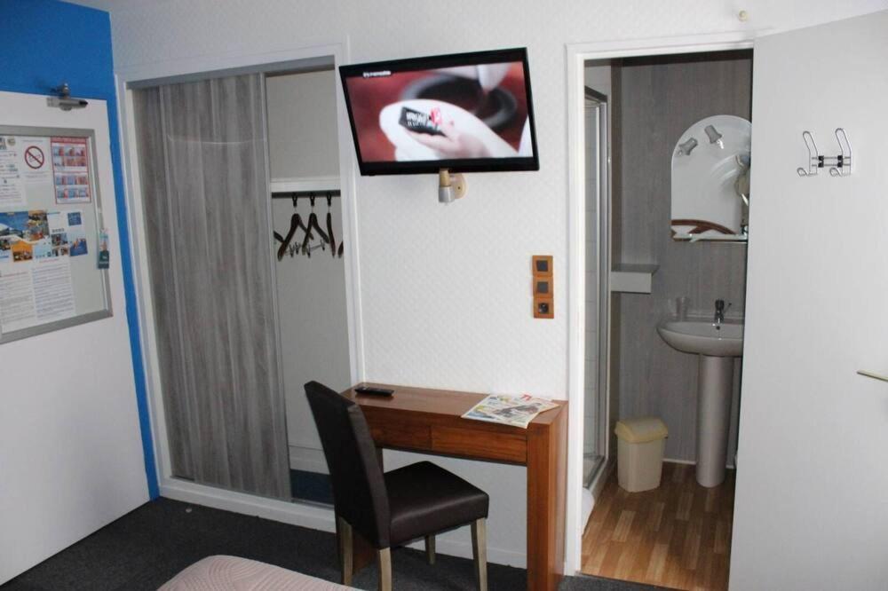 La Croisiere Hotell Louvetot Exteriör bild