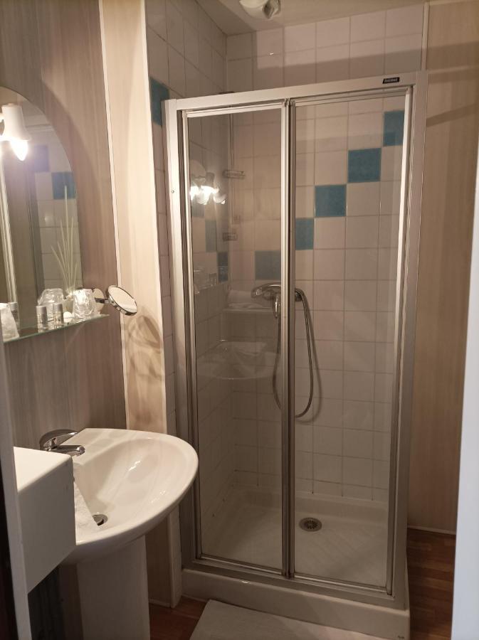 La Croisiere Hotell Louvetot Exteriör bild