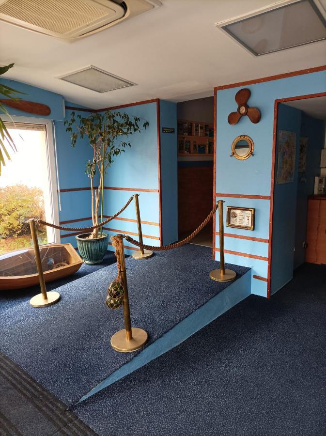 La Croisiere Hotell Louvetot Exteriör bild