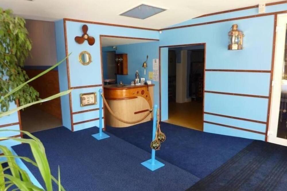La Croisiere Hotell Louvetot Exteriör bild