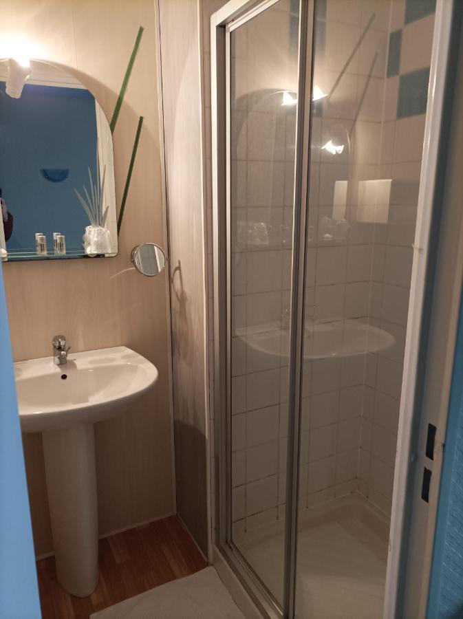 La Croisiere Hotell Louvetot Exteriör bild