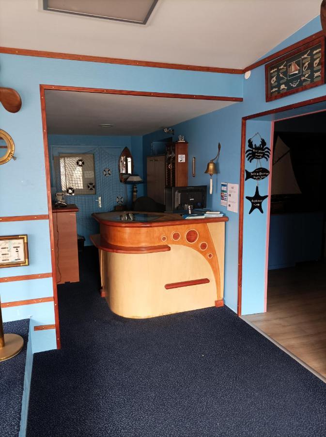 La Croisiere Hotell Louvetot Exteriör bild